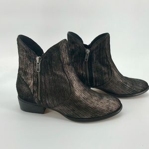Seychelles Lucky Pennies Bootie, Black/Gold